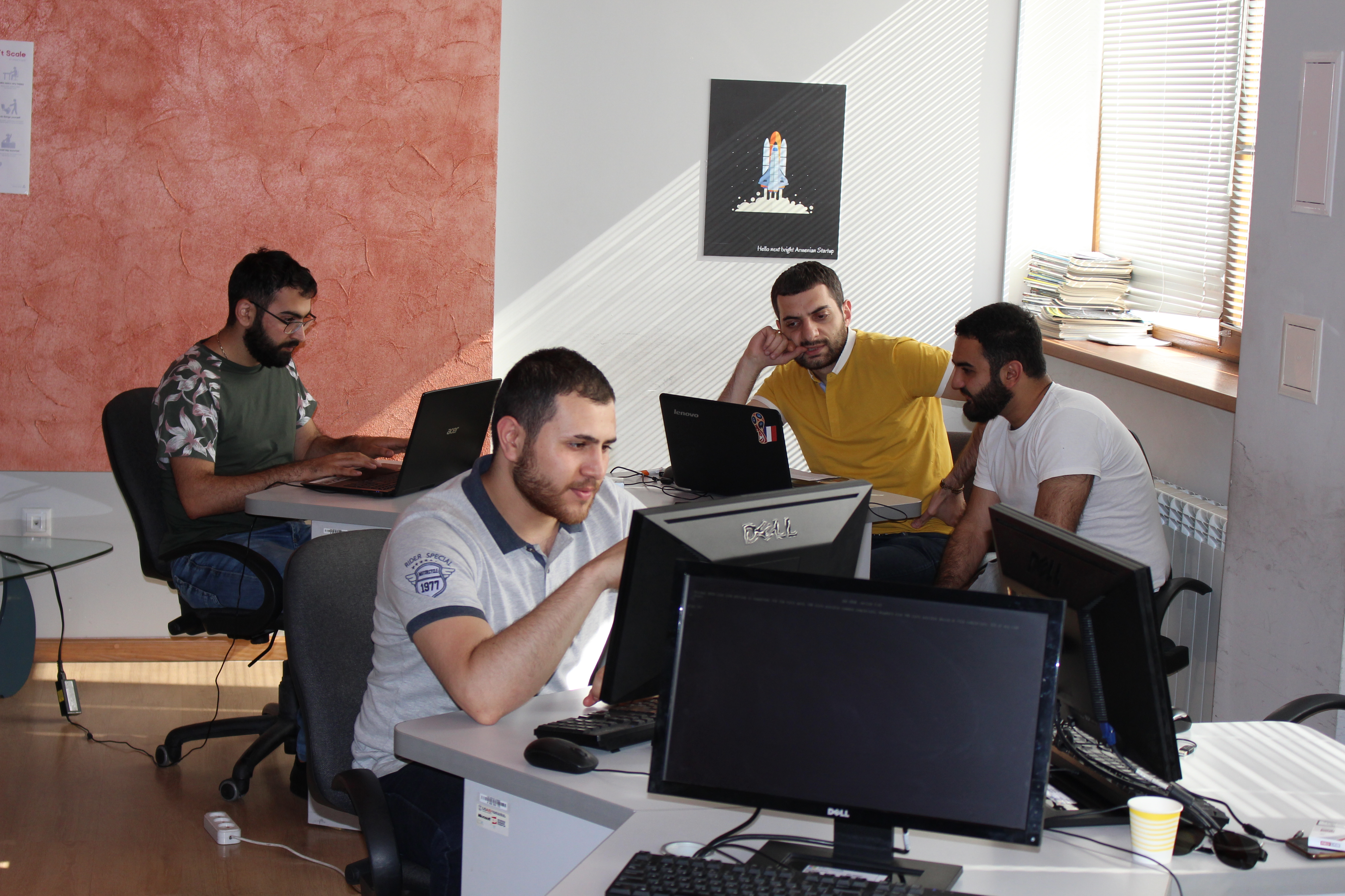 Ինչպիսի՞ն է ծրագրավորման ճամբարի մասնակիցը